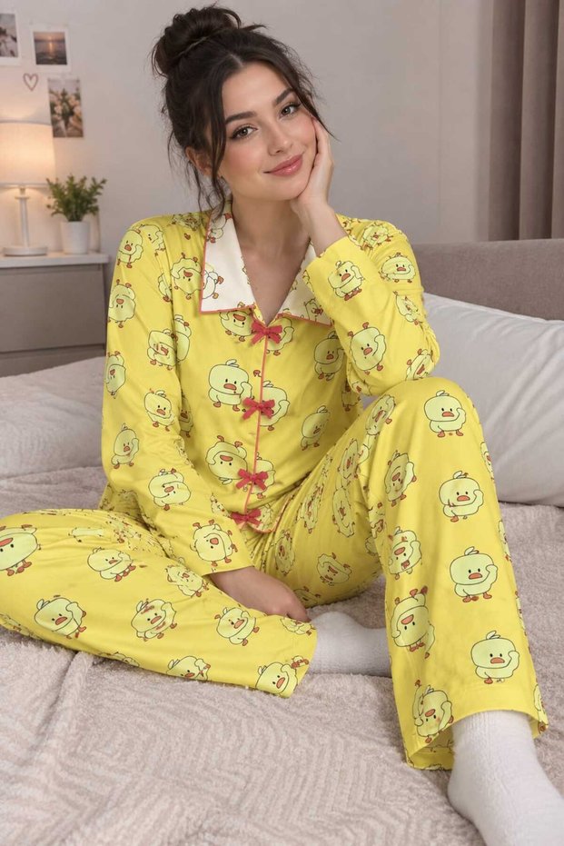 Women's long-sleeve pajama set