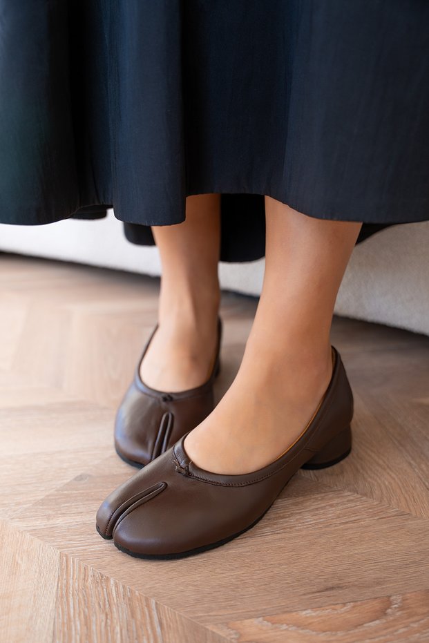Baddy Bitter Coffee "Tabi" Style Genuine Leather Women's Heeled Shoes