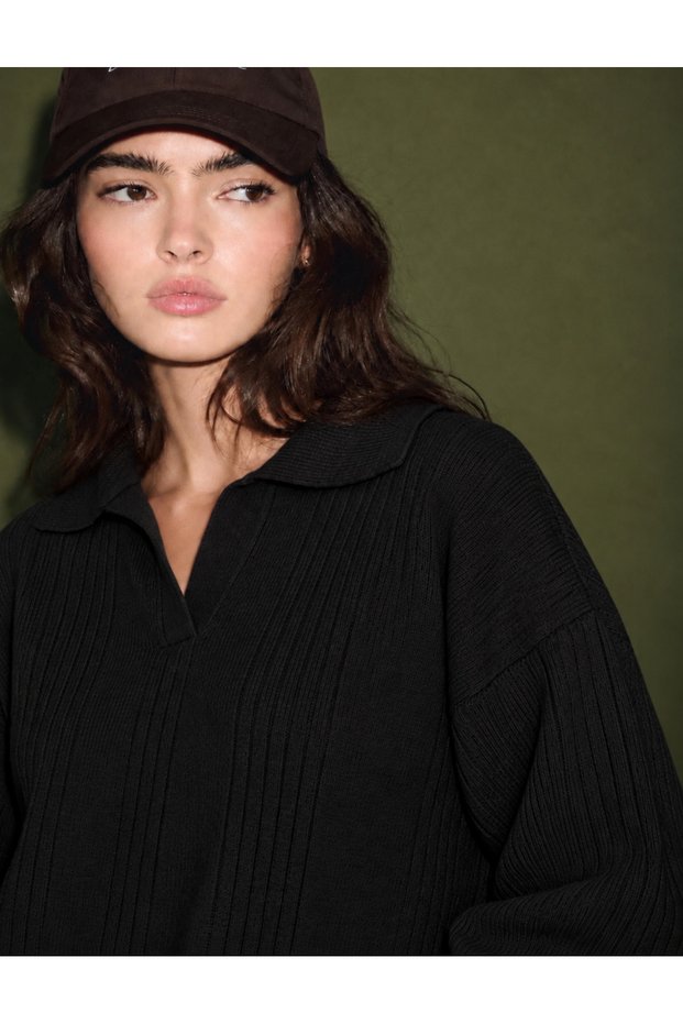 V-Neck Acrylic Knit Set, Black