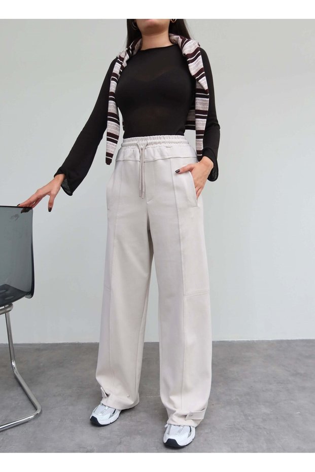 Stitch-Free Sweatpants with Stitched Hem and Epaulets