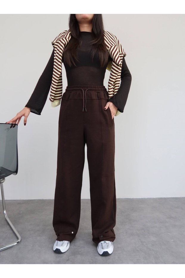 Stitch-Free Sweatpants with Stitched Hem and Epaulets