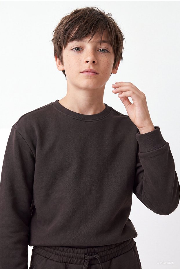 Boys' Crew Neck, Drop-Shoulder Basic Sweatshirt