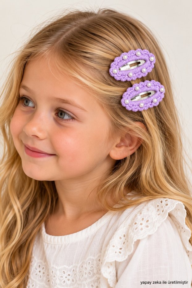 Girls' Buckled Hair Clip Set: A Stylish Two-Piece Set Perfect for Everyday Use