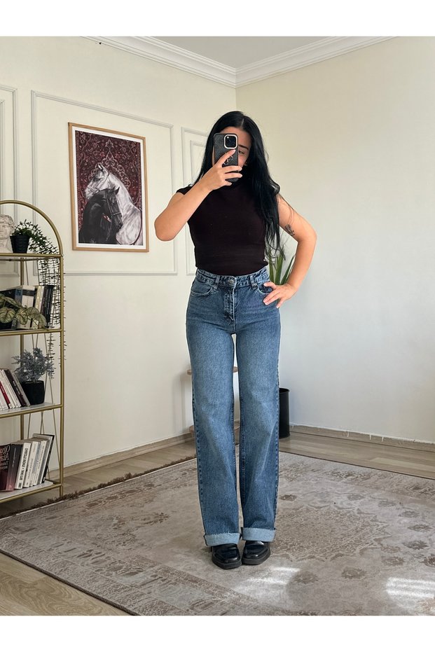 Premium Straight-Leg Raw Hem Jeans