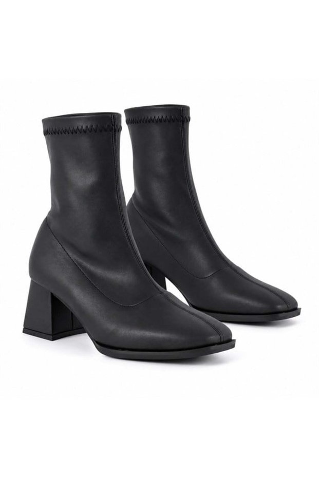 119-101 Women's Everyday Heeled Boots—Black