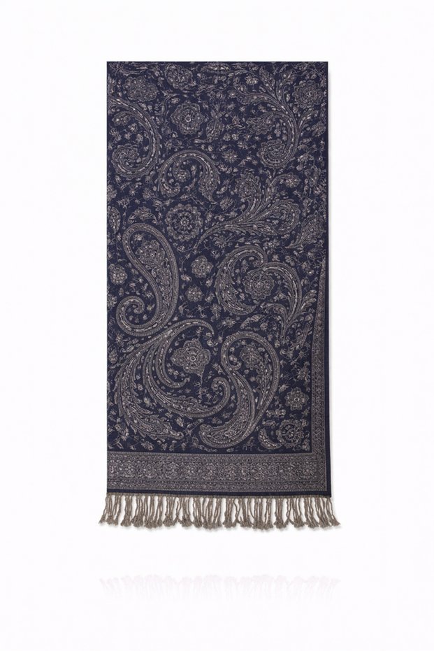 Classic Bandana Pattern Shawl