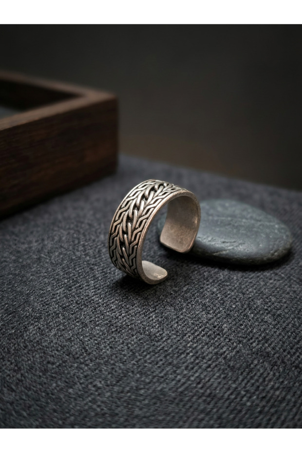 Adjustable Herringbone Knit Pattern Ring—Open Ring That Fits Any Finger