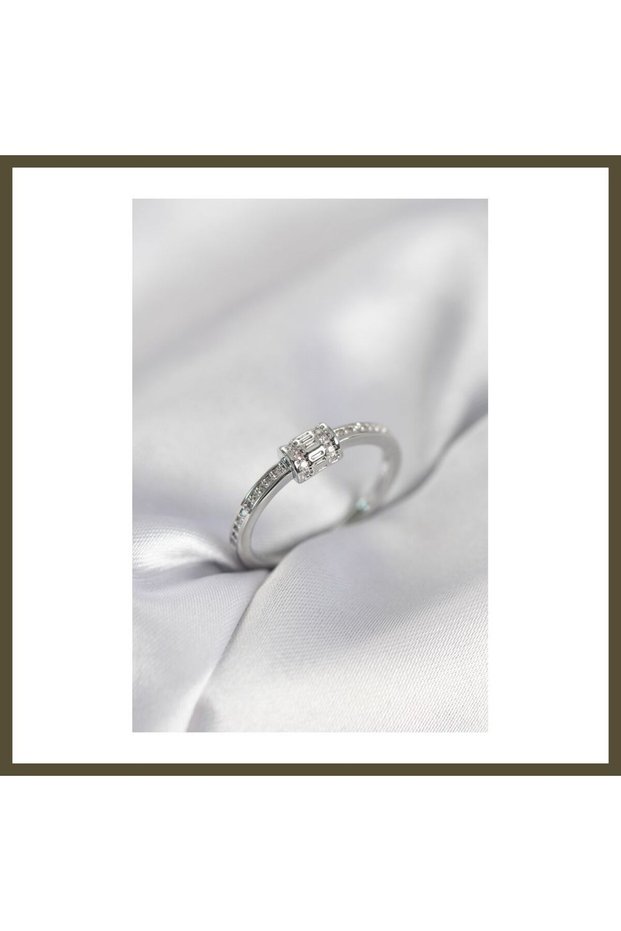 Silver-Colored Brass Women's Ring with Zircon Stone BX
