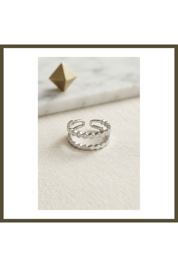 Silver-Toned Step-Set Honeycomb and Zircon Stone Women's Ring Model BX