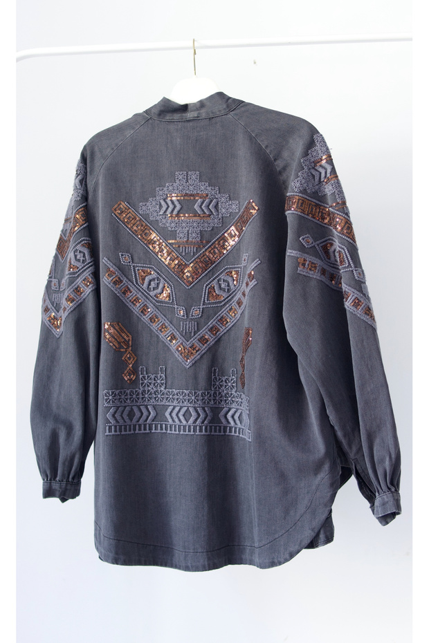 kimono with ethnic patterned embroidery