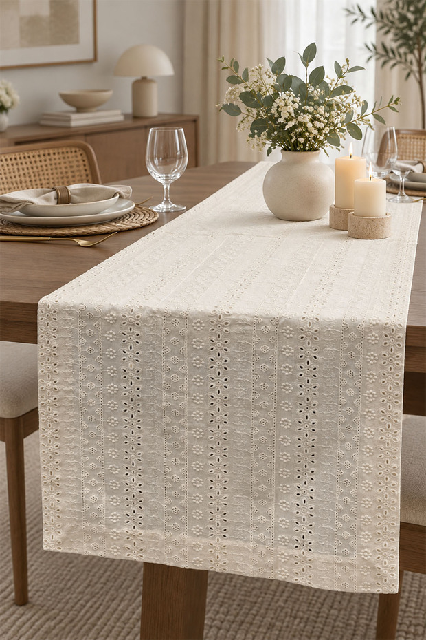 Azalea-Embroidered, Stain Resistant, Low-Maintenance Table Runner (50 x 160 cm)