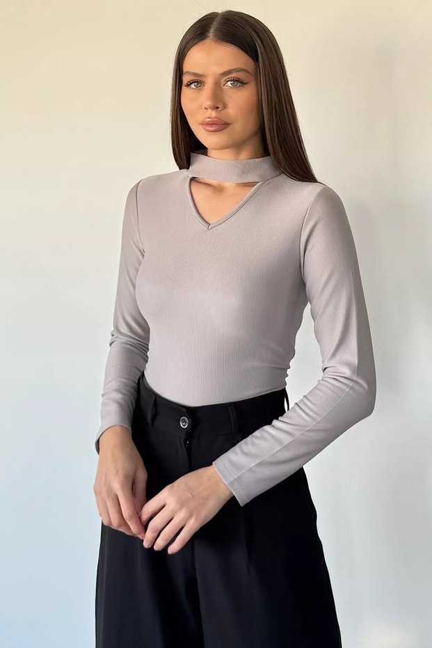 Women's Blouse with Front Window and Self-Line Pattern