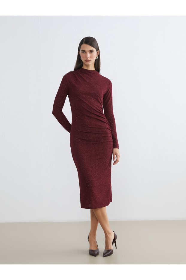 Trendy Picks from Kübra Butik: Straight-Cut, Mock Neck, Ruched Dress