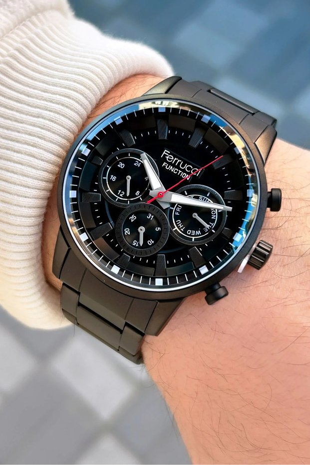 Function Men's Wristwatch with 3 Atm Water Resistance and Bracelet