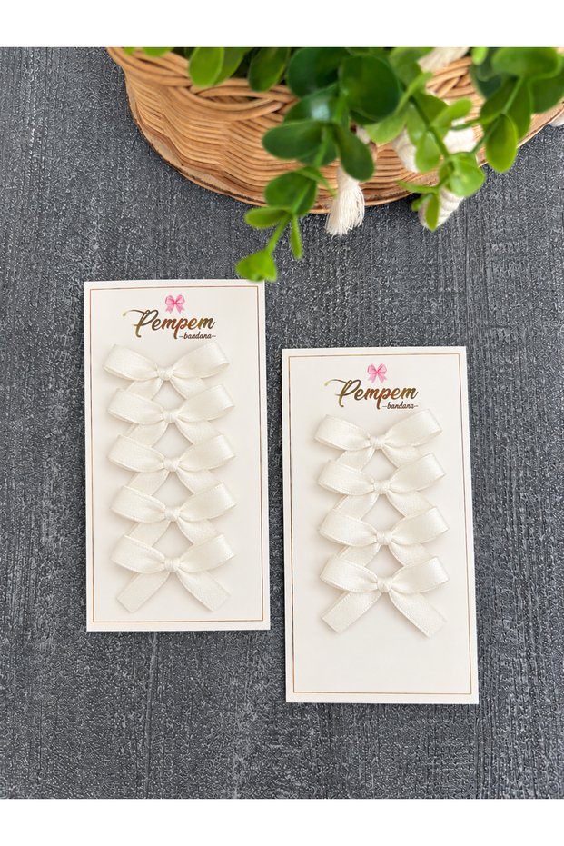 10 ready-made 1-cm ribbon bows with bow detail