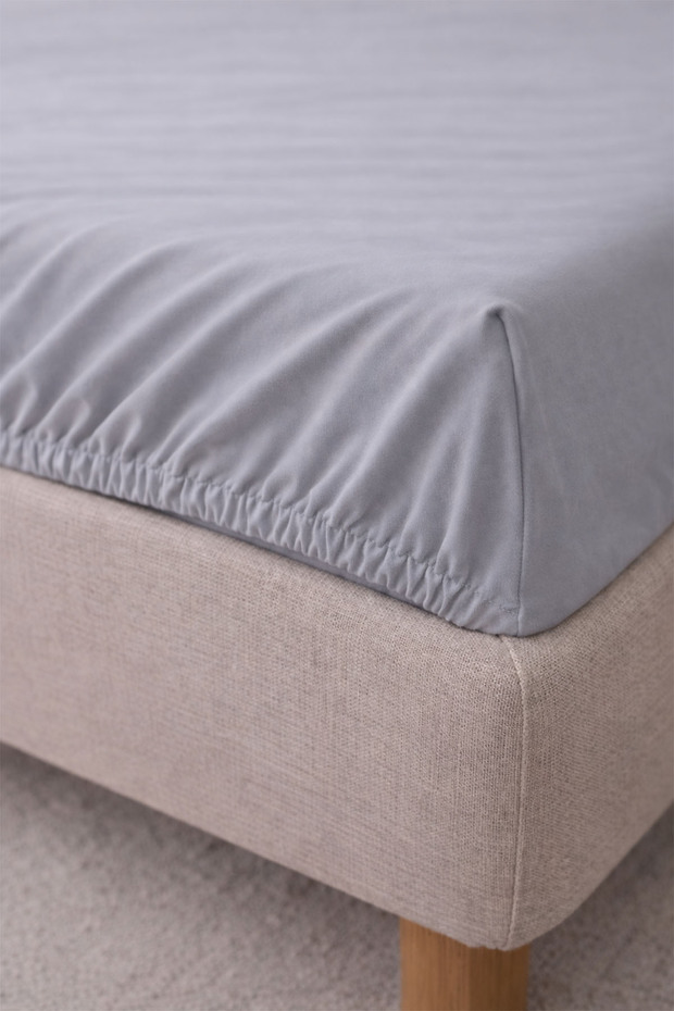 Basic Cotton Sateen Super King Size Fitted Sheet with All-Around Elastic (200 x 200 cm)