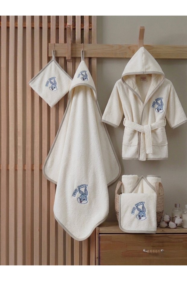 Bugs Bunny Disney-Licensed Newborn Baby Set, Cream