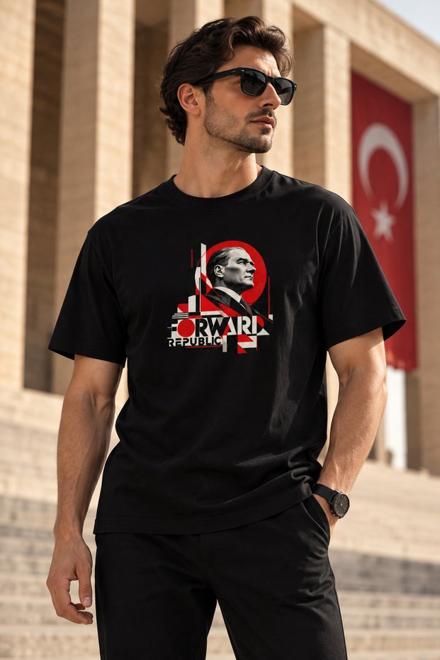 November 10 Unisex T-Shirt with Geometric Print Featuring Atatürk’s Portrait – Modern Republic-Themed Retro Streetwear Design