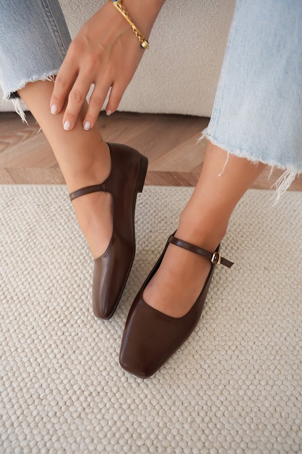 Rovva Bitter Coffee, Chunky Heel, Buckle Detail, Mary Jane Women's Flats.