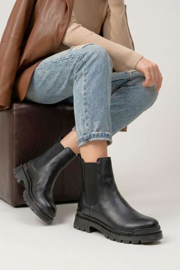 ZRİN-2051-2137 Waterproof Premium Black Lace-Free Slip-On Women's Boots