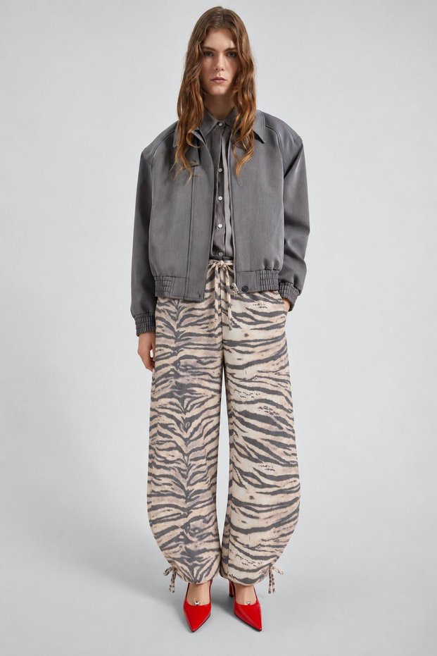 Patterned Carrot Pants