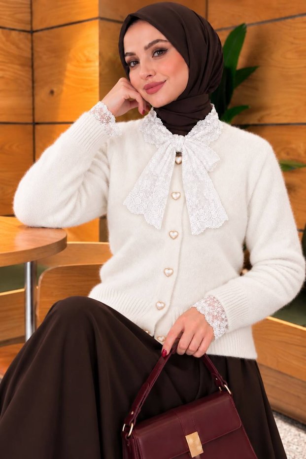 Soft Women's Cardigan with Lace and Buttons