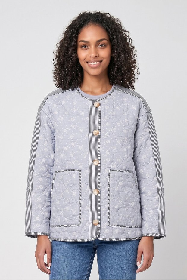 Women Round Neck Solid Softshell Jacket, Multicolor