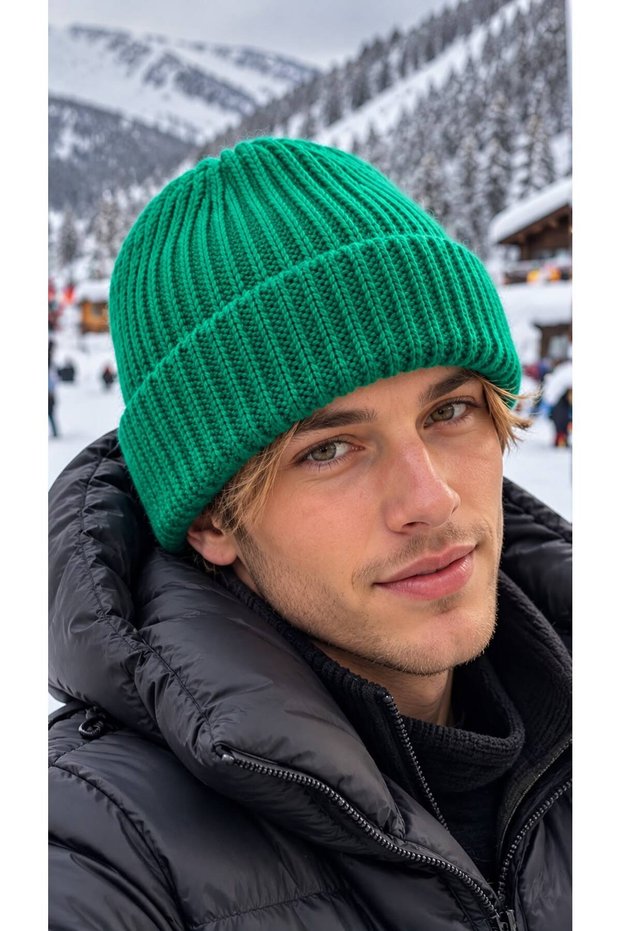 Emerald Green Soft-Textured Corded Fabric Knit Men's Beanie