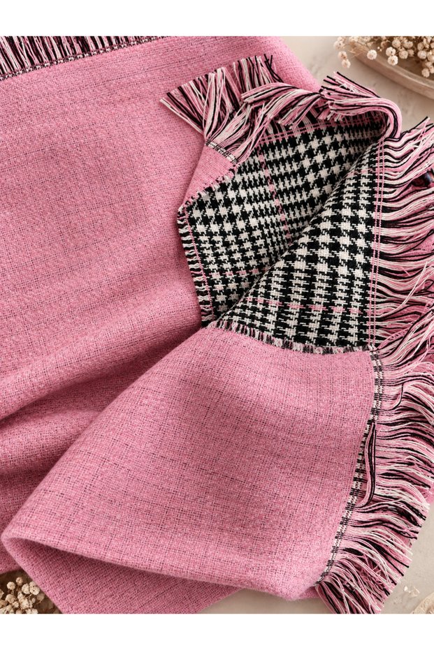 Florence - Reversible Women's Shoulder Shawl with Tassels, Reversible Powder Pink and Black-and-White Plaid Pattern, Winter Scarf - 75 x 180 cm