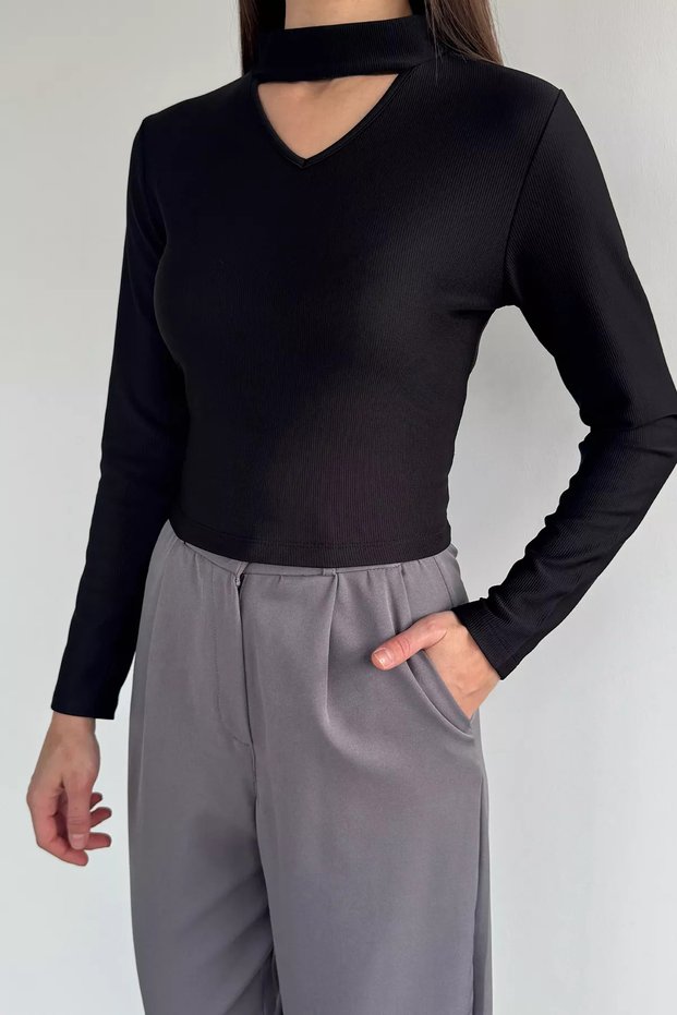 Women's Blouse with Front Window and Self-Line Pattern