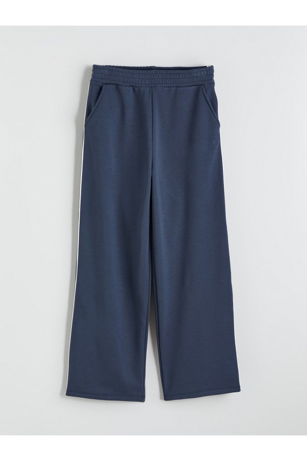 Trendy Picks from Kübra Butik: Girls' sweatpants with a drawstring waist