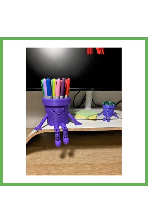 3D-Printed Moving Smiling Pencil Holder - Articulated Desktop Organizer - Purple GEN01