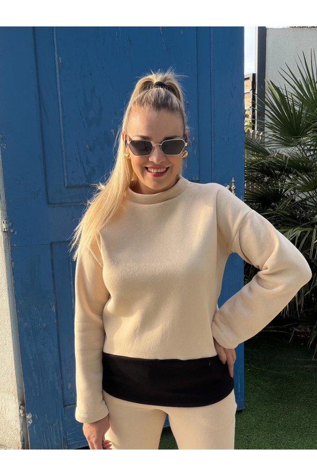 Women's fleece-lined winter tracksuit set, comfortable fit, crew neck sweatshirt and pants, two-piece set.