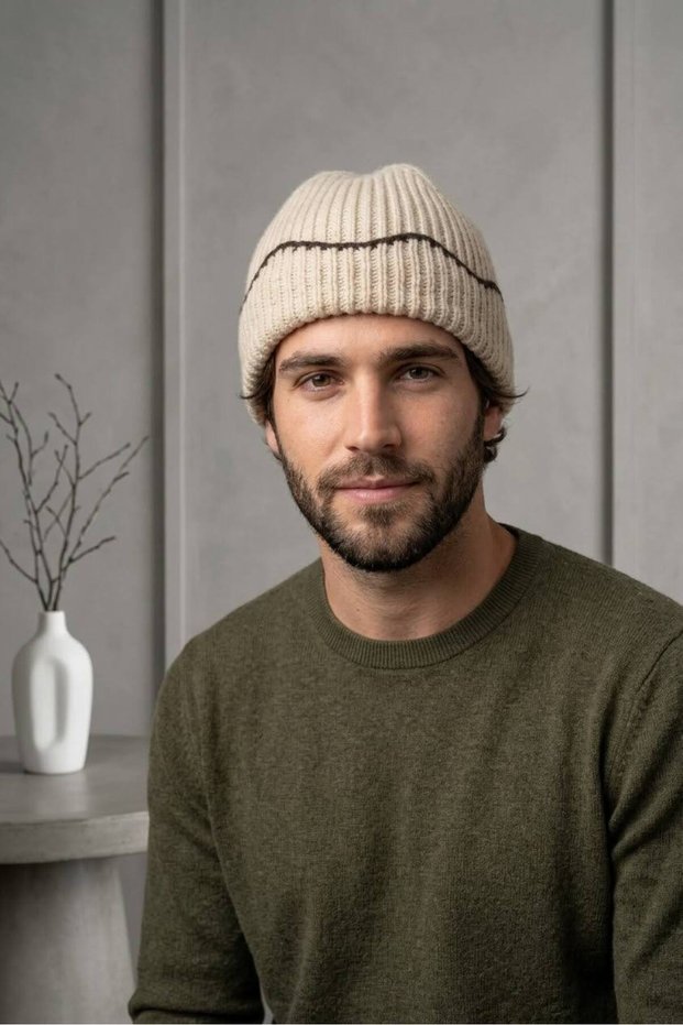 Wavy Line Knitted Hat - Beige