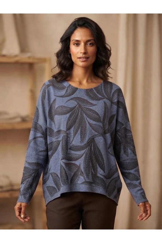 Women's Italian Boat Neck Leaf-Patterned Long-Sleeved Knit Blouse