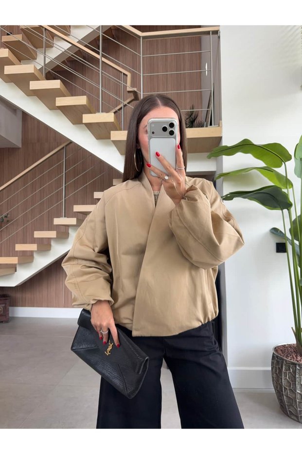 Wrap-closure short trench coat