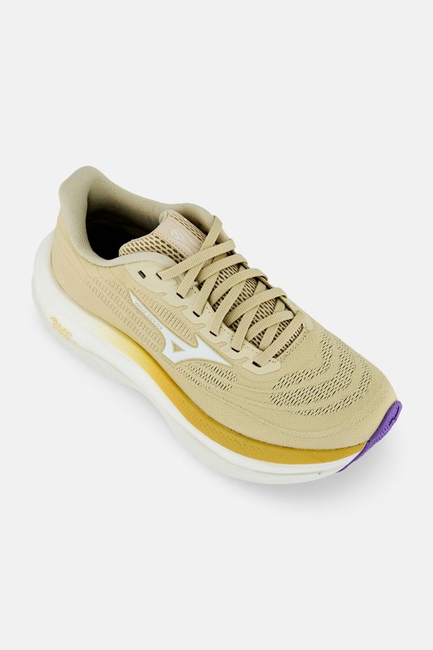 Women Wave Sky 9 Lace Up Running Shoes, Beige