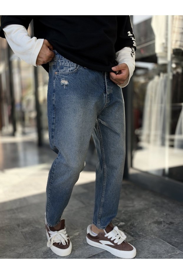 Dark Blue Boyfriend Jeans with Ripped Pocket Details WE-2402
