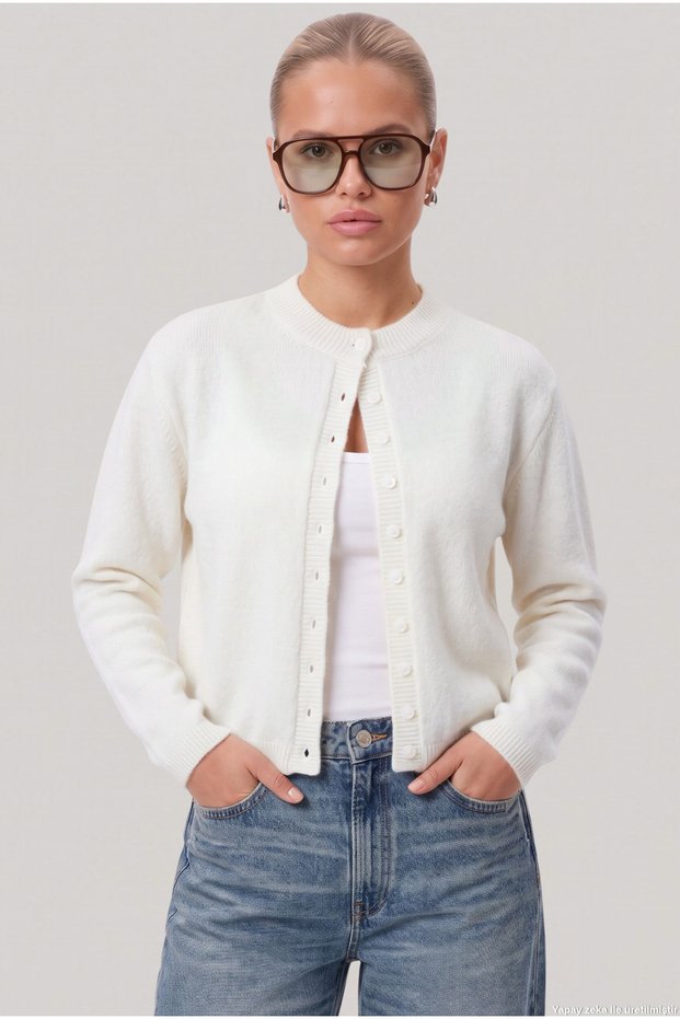 Women's Nina Crew Neck Ecru Basic Cardigan