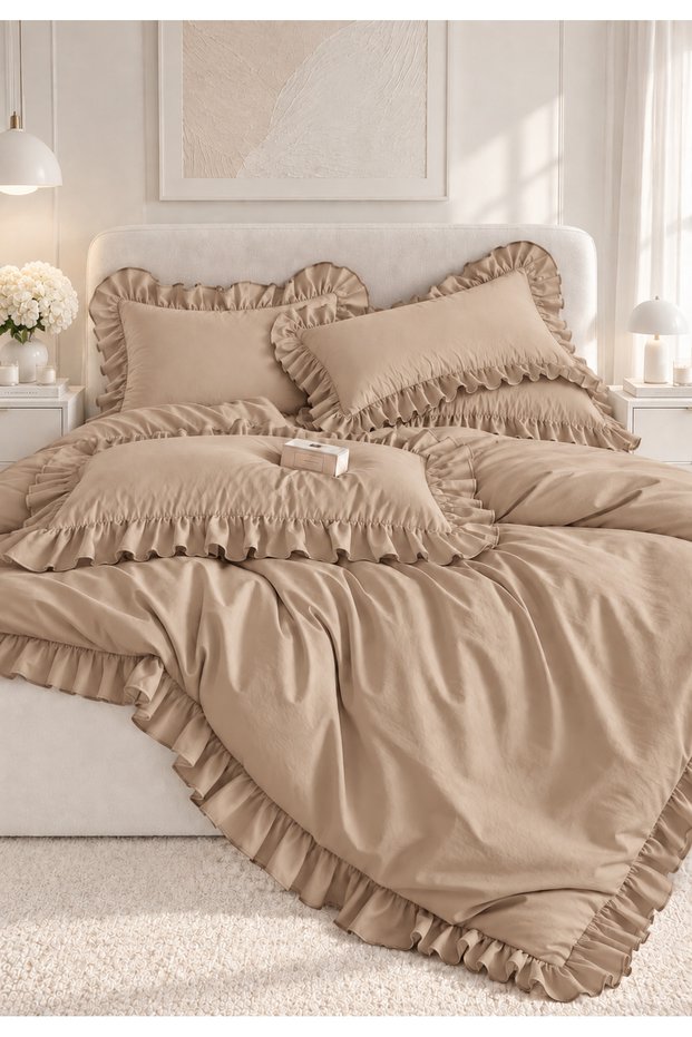 DOUBLE-SIZE BEIGE RUFFLED BED SPREAD AND 2 PILLOWCASES