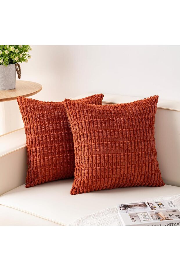 عبوة من قطعتين من أغطية الوسائد المصنوعة من قماش الكوردروي، مقاس 18 × 18، لون برتقالي داكن.