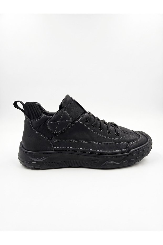 Lightweight Men's Winter Casual Shoes with Elastic Laces and a Turtleneck Design