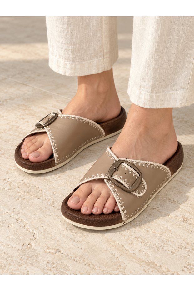 Women's Embroidered Buckled Slippers
