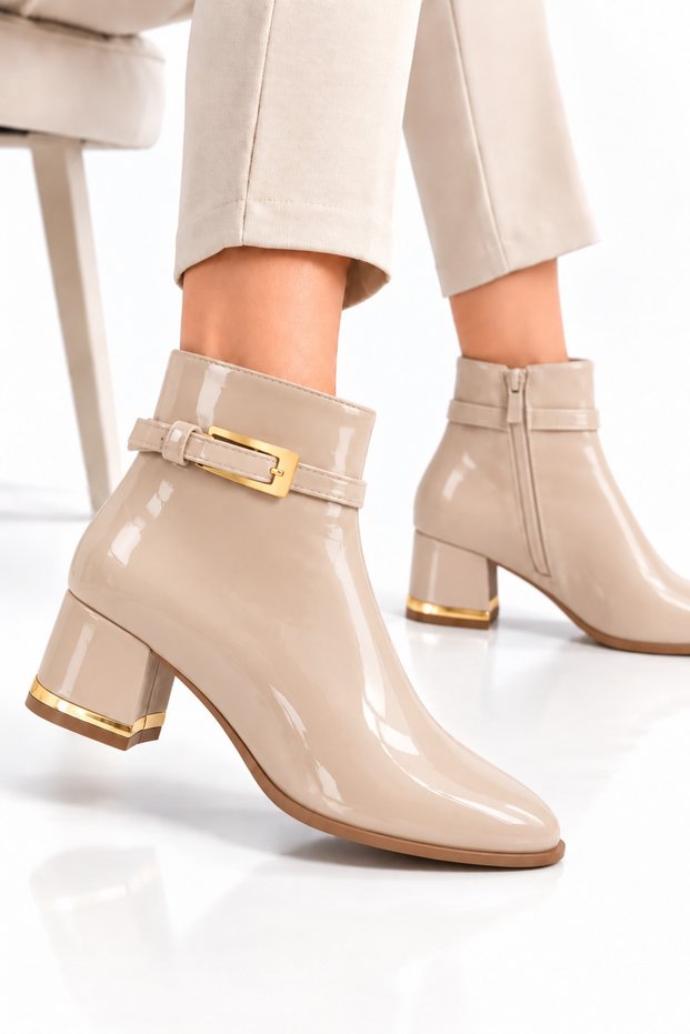 Women's Cream-Colored Patent Leather Buckled Boots for Everyday Wear NK1178