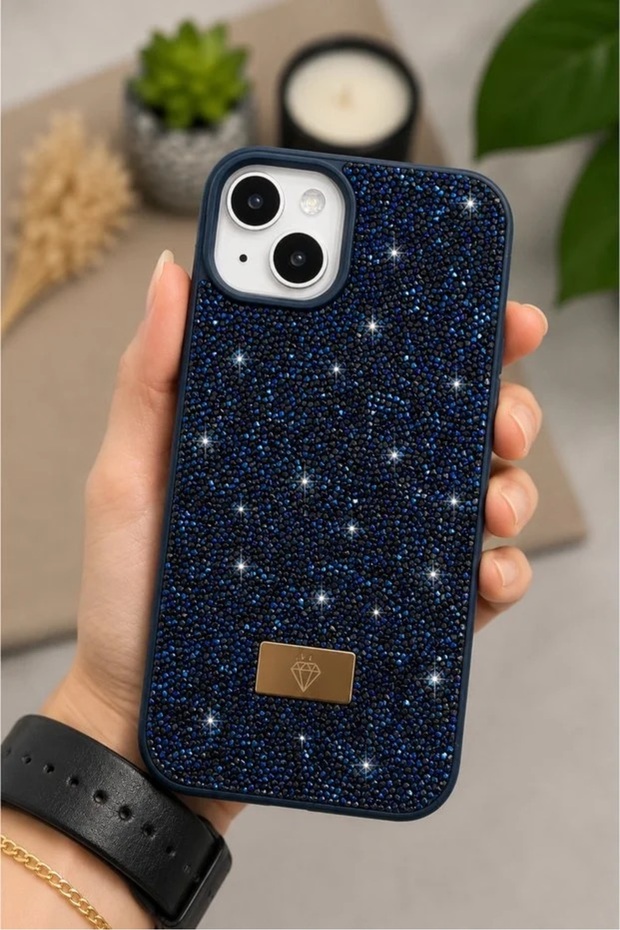 غطاء سيليكون لامع ومرصع بالكريستالات بتصميم ماسي، متوافق مع هواتف iPhone 13 و 14.
