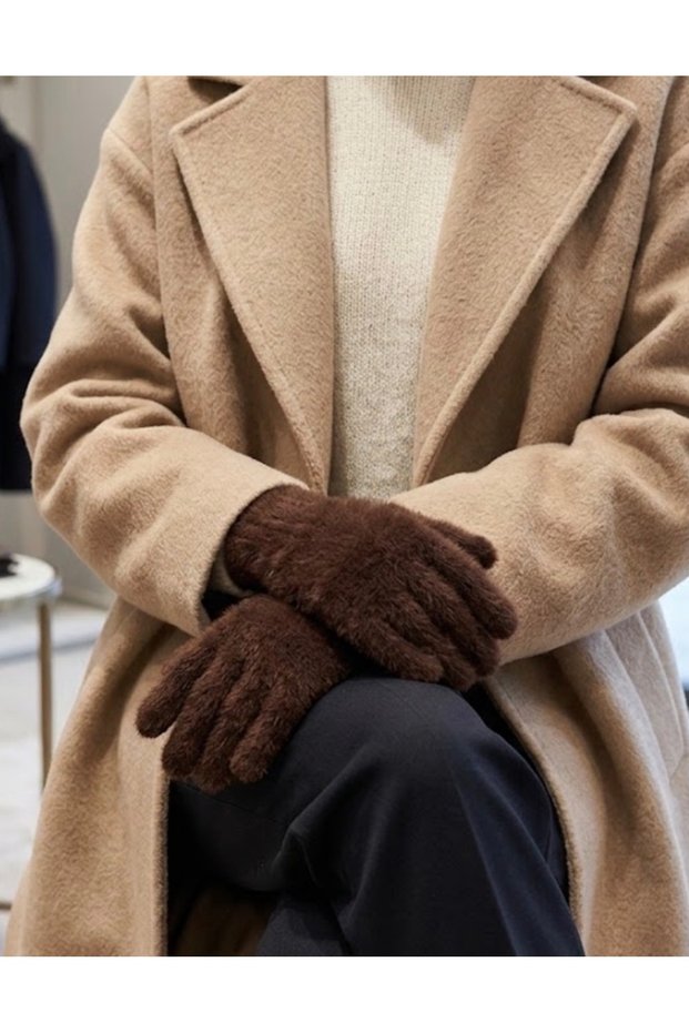 SOFT GLOVES