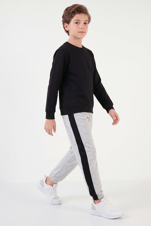 Boys' Round-Neck Sweatsuit Set with Striped Detail