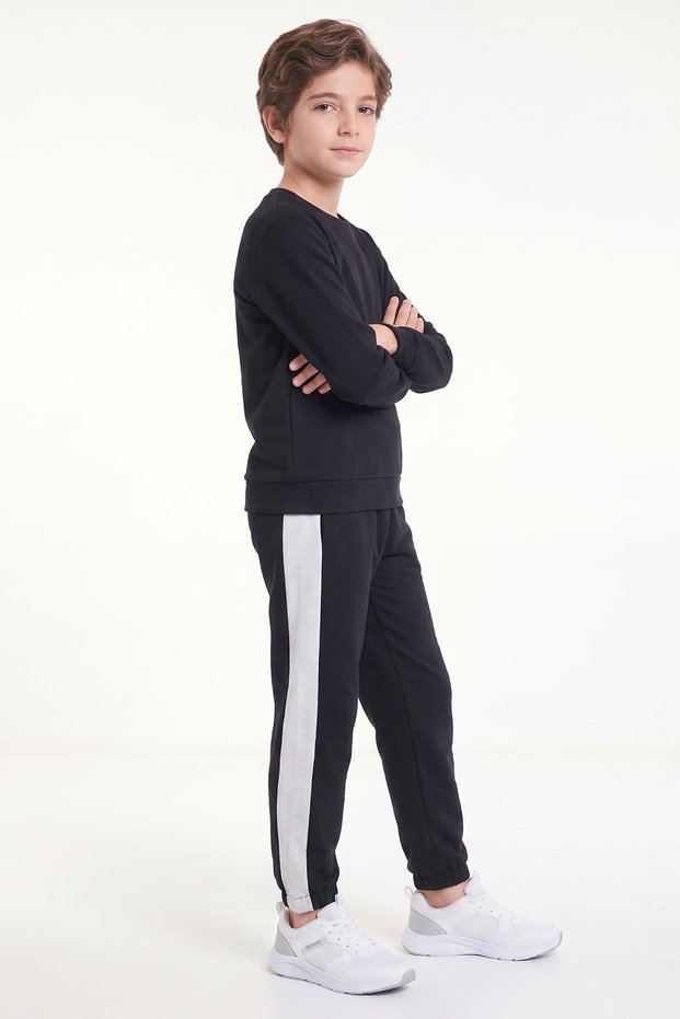 Boys' Round-Neck Sweatsuit Set with Striped Detail