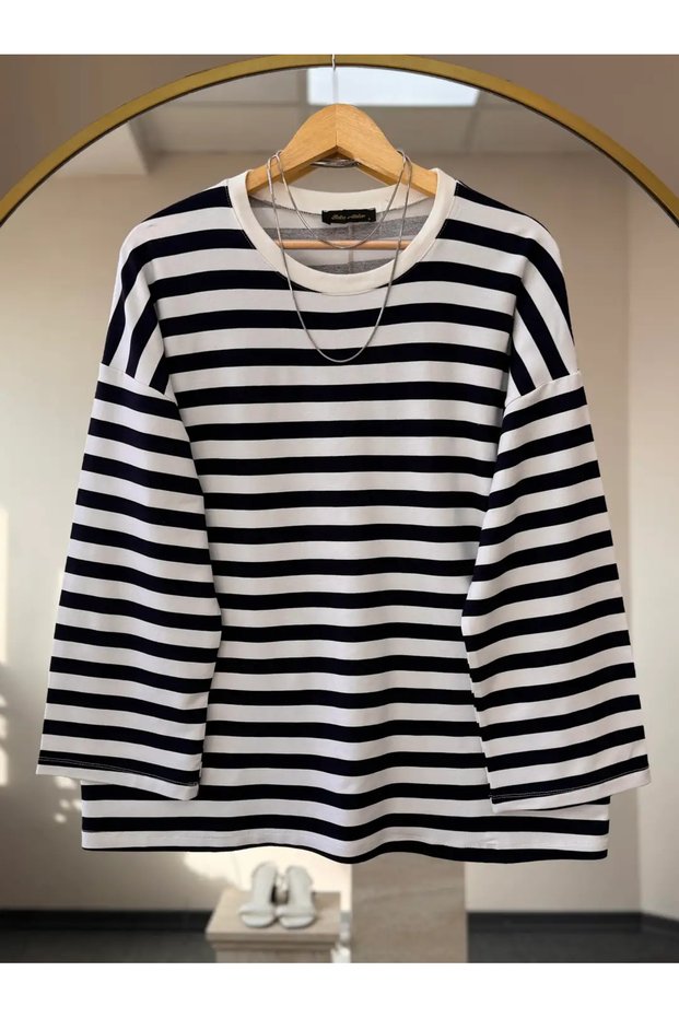 STRIPED OVERSIZED WOMEN'S SWEATSHIRT