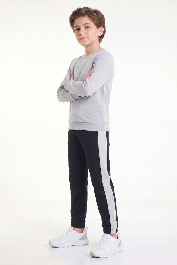 Boys' Round-Neck Sweatsuit Set with Striped Detail